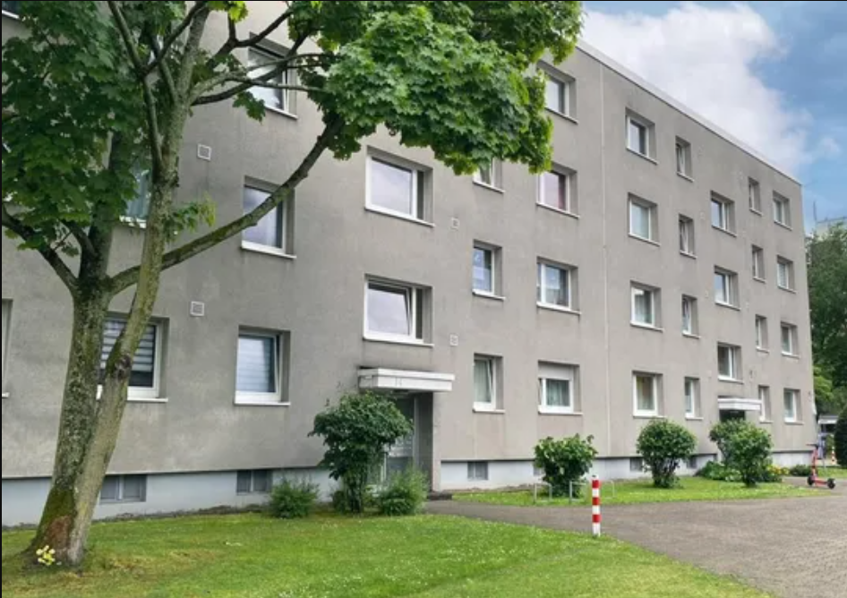 NO COMMISSION: 3 room apartment with balcony for self-occupancy in Düsseldorf